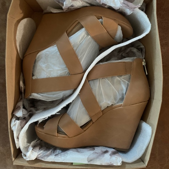 NWOT- Jessica Simpson Wedges - Buff /Nude - Picture 4 of 14